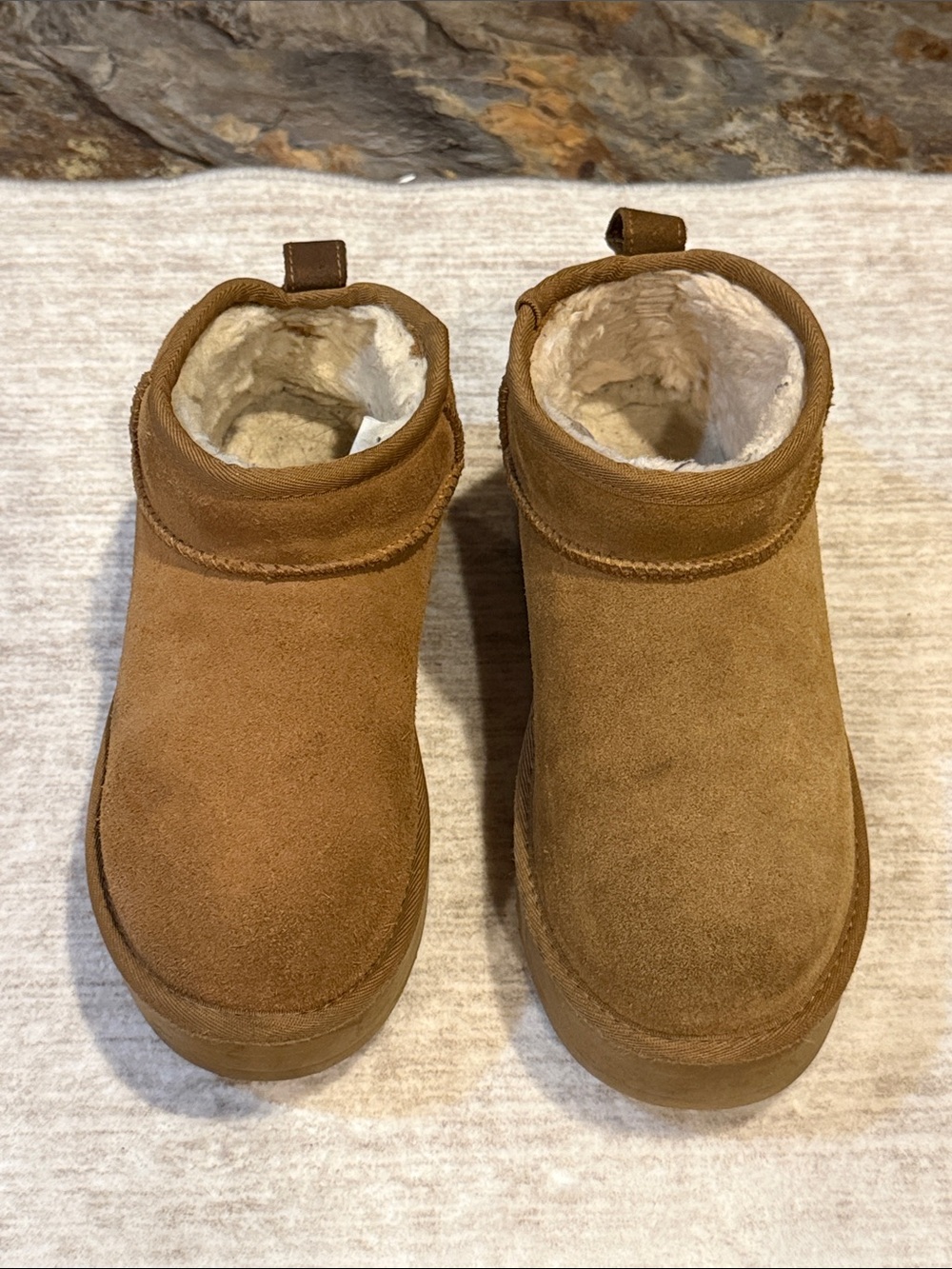 Kids' UGG Classic Ultra Mini Platform Boot in the "Chestnut" colorway. Size 3